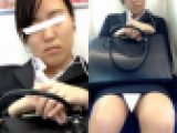 (電車対面）(顔出し)就活でお疲れのリクルートスーツ女子大生さん…パンストあんよをくぱぁ～っとひらいちゃいました!!