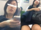 (電車対面）(顔出し)短めタイトスカートで攻めるセミロング美人人妻OLさん…無防備なお姿を観察してみました!!