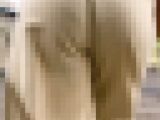 お姉さんの後ろ姿 ８２　食い込み　肉尻　階段 上り　ベージュ　パンツ