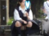 制服姿の可愛いコを発見！！（ＦＨＤ）大変です！！パンツが見えてますよ１７