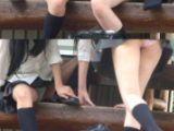 駅のホームではしゃぐJK2人の無防備大開脚ぱんちら～FHD動画編～