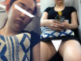 (電車対面）(顔出し)休日の…むちむちボディのOLさん…くぱぁ～っとひらいちゃった無防備お股を定点観察!!