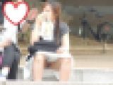 お座りお姉さん発見！！大変です！！パンツが見えてますよ６８