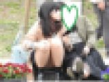 パンストの縦の線に大興奮！！お座りお姉さん発見！！（ＦＨＤ）大変です！！パンツが見えてますよ７０