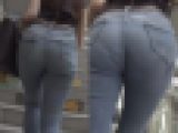 張り付きアンダーヒップ＊薄手のデニムを穿いたスレンダーお姉さんの尻に食い込む激エロPライン