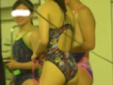競泳水着のプールサイド 4k画質