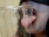 【唇・口・舌フェチ】お姉様がコップに『唾たらし』＆『ペロペロ』
