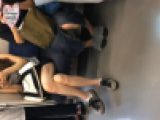 太ももが美味しそうなお姉さん