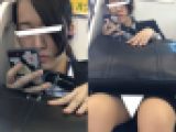 (電車対面）(顔出し）リクルートスーツなのに…ミニタイト…厭らしくパンストあんよをひらいちゃった女子大生さんを観察してみました!