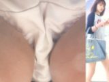 [★新作][★顔出し]パンチラ盗撮 美人モデル系女子大生 超ミニスカで白パンツ超食い込み