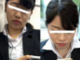 (電車対面）(顔出し)タイトスカートなのに…パンストあんよをくぱぁ～っとひらいて寝落ちする…リクスー女子大生さんを観察してみまし