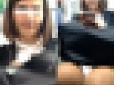 (電車対面）（顔出し）一生懸命に就職活動に勤しむリクルートスーツ留学生…アンソニーちゃんのCuteな笑顔を観察してみました!!