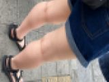 若い娘の生足　太もも　追跡