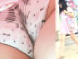 [★新作][★顔出し]パンチラ盗撮 超ミニスカ ロリ風女子大生 白い水玉パンツに超接近して丸見え