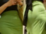 ライムグリーンのマキシタイトスカート長身お姉さんのデッカイ尻