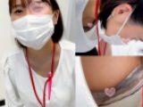 【OLの社内胸チラ】2名・人妻OLが掃除中に浮きブラ乳首！社内でノーガードすぎな健気な新人ちゃん