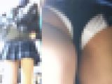 [★新作]パンチラ盗撮 超ミニスカ制服女子 白パンツがハミ出し