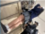 ◎ローアングル＃8  アクセサリーを選んでるJKのパンチラ