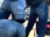 何度も見たくなる華麗な美尻奥様 しゃがむ度にパツパツのデニム尻が画面に迫る【街中風景031】