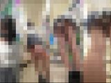 【縦型動画】ショッピングセンターで買い物中のミニスカ娘を盗撮パンチラ （1）縦型動画