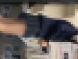 ◎ローアングル＃19  カップ麺を食べるJKの丸見えパンチラ
