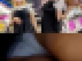 【パンチラ盗撮】ゲームセンターで見つけた金髪陰キャぴえん系少女を背後からスマホ逆さ撮りパン凸