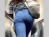 【4K縦画面】女子大生のくっきりパンティラインとデニム尻