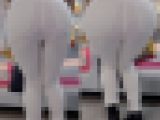 【ホワイトスキニー】パンティーが透けて丸見えの金髪お姉さん4
