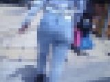 超激エロ美爆尻クビレスタイル抜群の美人女子大生ギャルがスキニーデニム履いて歩いてる姿にフル勃起