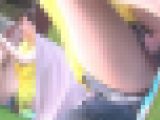 かわいい幼妻がショーパンで動き回る動画