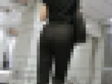 【215】タイトパンツの透けとノンスリーブがたまらない美人OLさん！