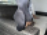18歳小柄ギャルの生足美脚と靴下足裏
