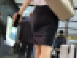 【251】夏服美女OLさんのタイトスカートにサイドから接近！