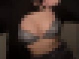 美乳少女をビル通路の端っこに連れてきて身体検査だけではなく挿入テストまでできました。