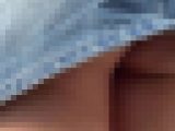 デニムのミニスカギャルのムチムチなお尻・・・
