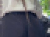 ショートパンツからはみ出るギャルの肉尻(/ω＼)
