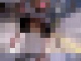 【パイチラ探訪】驚きのノーブラ姿に胸キュン！ミニ丈シャツがビル風にめくられて乳房丸見え中