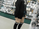 【再販】デニミニとニーハイ女子の純白綿パンをたっぷり逆さ追跡