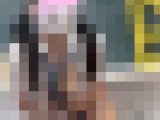 超ミニスカ青チェJK制服で胸ちら＆ぱんちら散歩?電車でぱんつ脱ぎチャレンジ?