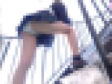 やっぱり制服の純白パンティーが好き（1）スタイル抜群・美脚娘の階段パンチラ