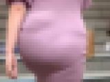 【再販】No.1035「パンティーのサイズ感あってない！？腰肉がこぼれ出ちゃうニットワンピ姿」