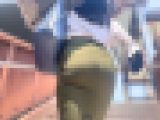 スケベな人妻のエロ美巨尻を堪能！奥様の柔らかなムニュケツをパッツンさせて♂を誘惑！ 下品な『階段を登る女たち』 編