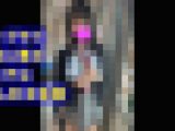 ノーブラで電車に乗るエッチな巨乳JKを盗撮