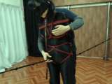 【再販】ツインテ女子がアクメ禁止のコブ縄渡り体験