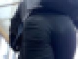 【４K・高画質】#71 黒と白のデカ尻OLさんの階段歩行を比べてみよう