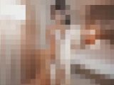 【再販】色白Eカップの25歳の若妻が生の他人棒で突かれる快感に喘ぎまくり中出しされる