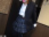 【動画】リピート撮影むち脚１９才の通ってた制服で撮影！使ってたローファーで蒸れ臭くなった黒スニソ！素足！生パンチラ！