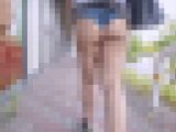 【縦型動画】街中でヒップ100cmオーバーのショートパンツ巨尻