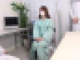 主治医と研修医による禁断の集団検診！清楚美女の美乳を揉みしだき集団で大暴走！【ス レンダー/勃起/乳首】