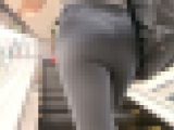 【4K高画質】休憩時間にトレーニング黒ヨガパンOL
